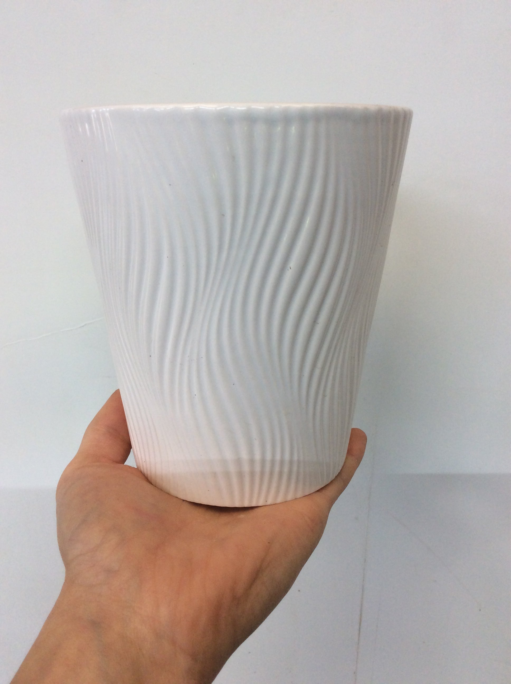 White Wave Ceramic Pot